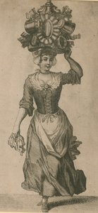 Une femme portant une variété d
