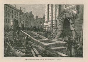 Dispositions pour installer la grande cloche dans la cathédrale Saint-Paul - English School