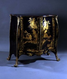 Commode Bombe, milieu du 18e siècle (laque noire)