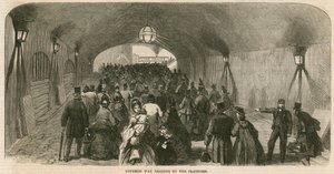 Gare de Charing Cross, Londres : Passage couvert menant au quai - English School