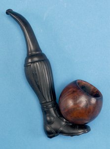 Pipe avec tige en forme de jambe et bol détachable en bois