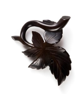 Broche en forme de feuille, vers 1860