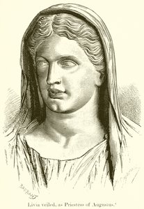 Livia voilée, en prêtresse d