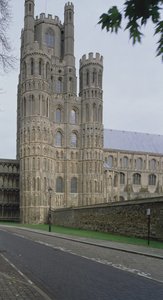 Tour octogonale, vue du sud, construite en 1322 - English School