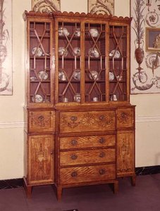 Secrétaire bibliothèque avec décoration incrustée et peinte, 1790