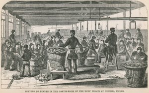 Service du dîner dans la salle de l