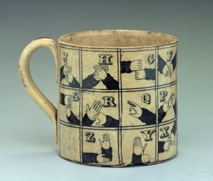 Tasse de Staffordshire représentant l