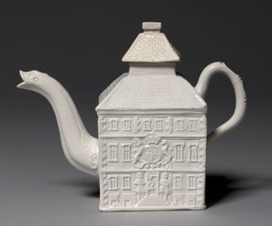 Théière, fabriquée à la manufacture de Staffordshire, Grande-Bretagne, modelée par Aaron Wood