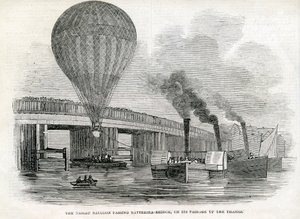 Le ballon Nassau passant le pont de Battersea - English School