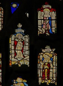 La fenêtre est représentant Saint Oswald, Saint Edmond et Saint Édouard le Confesseur