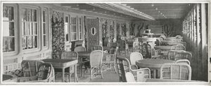 Le somptueux café parisien sur le Titanic, avec son treillis et ses plantes grimpantes (détail) - English School