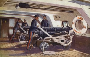 Deux des canons de Trafalgar dans le HMS Victory - English School