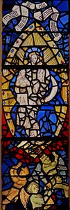 Fenêtre s2 représentant la Femme vêtue de soleil avec la lune sous ses pieds et l