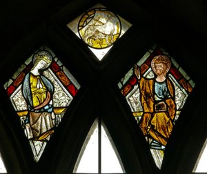 Fenêtre s6 représentant le taureau (concernant Saint Luc?) et le Couronnement de la Vierge