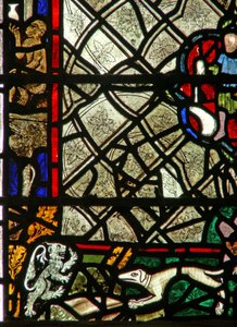 Fenêtre w40 représentant un panneau de bordure avec singe, lion et chien; grisaille