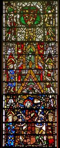 Fenêtre w42 représentant Sainte Catherine torturée : au-dessus se trouve un blason royal - English School