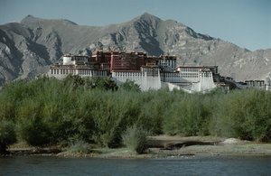 Potala Palace, Lhasa, Tibet (photo)