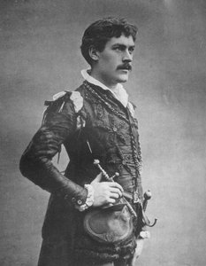 George Alexander, acteur et directeur de théâtre britannique, en Faust, 1887