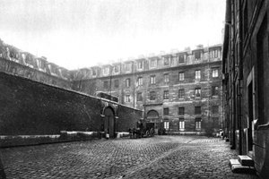 Cour de la prison pour femmes Saint-Lazare, Paris, 1931
