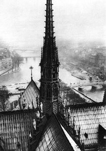 La flèche de Notre-Dame vue des tours, Paris, 1931