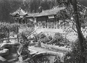 Miao tai tze, Shensi, jardin du monastère - Ernst Boerschmann