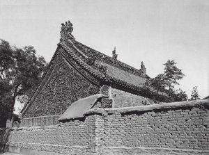 Tsing yang shu, Shantung, Hall avec reliefs en terre cuite émaillée dans le Temple de la déesse Tai shan - Ernst Boerschmann