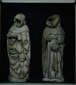 Deux pleureuses, du tombeau du Duc de Berry dans la cathédrale de Bourges - Etienne and Mosselmann Paul (fl.1467) Bobillet