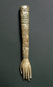 Antiquité étrusque : bras ou poignée avant de flabellum (éventail liturgique) en ivoire. De la tombe Barberini à Préneste (Palestrina). VIIe siècle av. J.-C. Rome, Museo Nazionale di Villa Giulia