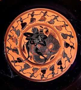Kylix en terre cuite représentant Hercule combattant Triton, entouré de dix-sept Néréides dansantes, VIe siècle av. J.-C. - Etruscan