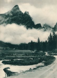 Groupe Pala dans les nuages, San Martino di Castrozza, Dolomites, Italie, 1927