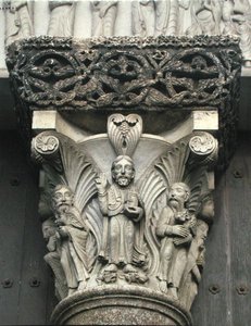 Chapiteau de colonne avec le Christ bénissant du portail ouest de la façade, 1840-61