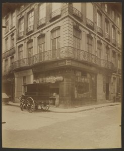 54 Rue Saint-Honoré et 1 Rue des Prouvaires, (1° arr.) - Eugène Atget