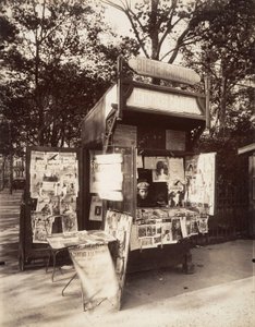 Kiosque à Paris, vers 1910