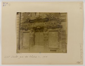 Porte, façade sur rue, hôtel de Fieubet (hôtel de la Valette, école Massillon), 2 quai des Célestins, 4ème arrondissement, Paris - Eugène Atget