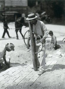 Paveur de rue, 1910
