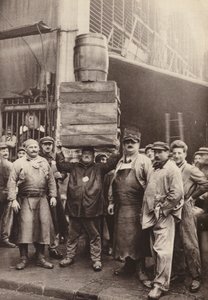 Paris : Les Forts de la Halle ; Porteurs du Marché Central (photo n/b) - European Photographer
