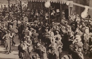 Paris: Un bal de carrefour, le 14 juillet, A ball in open spaces - European Photographer