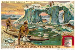 Pont de glace sur la côte du Groenland