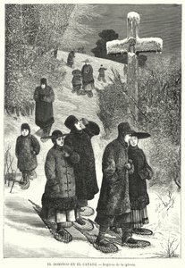 Personnes portant des raquettes à neige revenant de l
