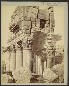 Détail des chapiteaux du pronaos de Baalbek - Félix Bonfils