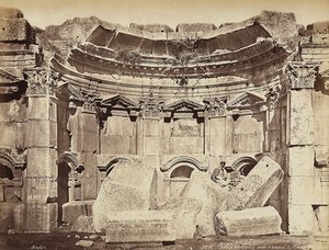 Détail des soi-disant "chambres" dans la zone archéologique d