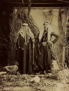 Couple syrien en vêtements traditionnels
