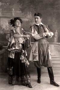 Lily Elsie et Joseph Coyne dans La Veuve Joyeuse, 1908