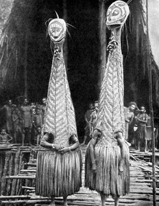Masques et visières de gobelins portés comme aides à la beauté, Papouasie-Nouvelle-Guinée, 1936