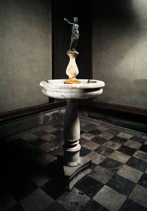 Bénitier avec statue de Saint Jean-Baptiste