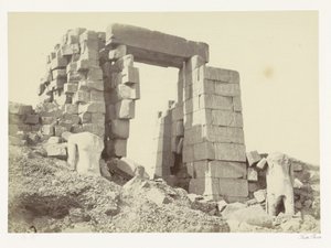 Pylône en granit du temple de Karnak - Francis Frith