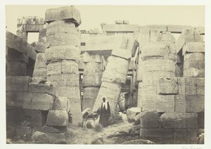 Colonnes dans la Grande Salle, Karnak, 1857
