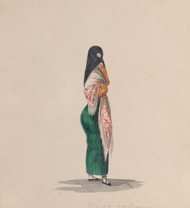 Une femme portant la saya de profil, d
