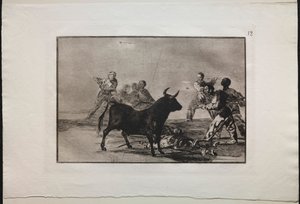 Corridas : La populace entravant le taureau avec des lances, des faucilles, des banderilles et d