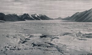Une vallée de glacier de sortie complètement remplie de glace, vers 1911, 1913